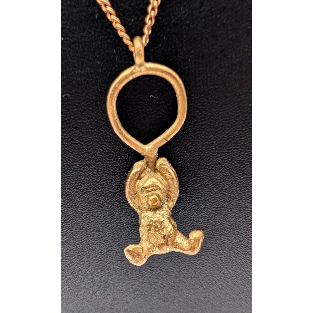 Vintage Gold Tone Teddy Bear Pendant Necklace Textured Seated Bear Charm 20 In